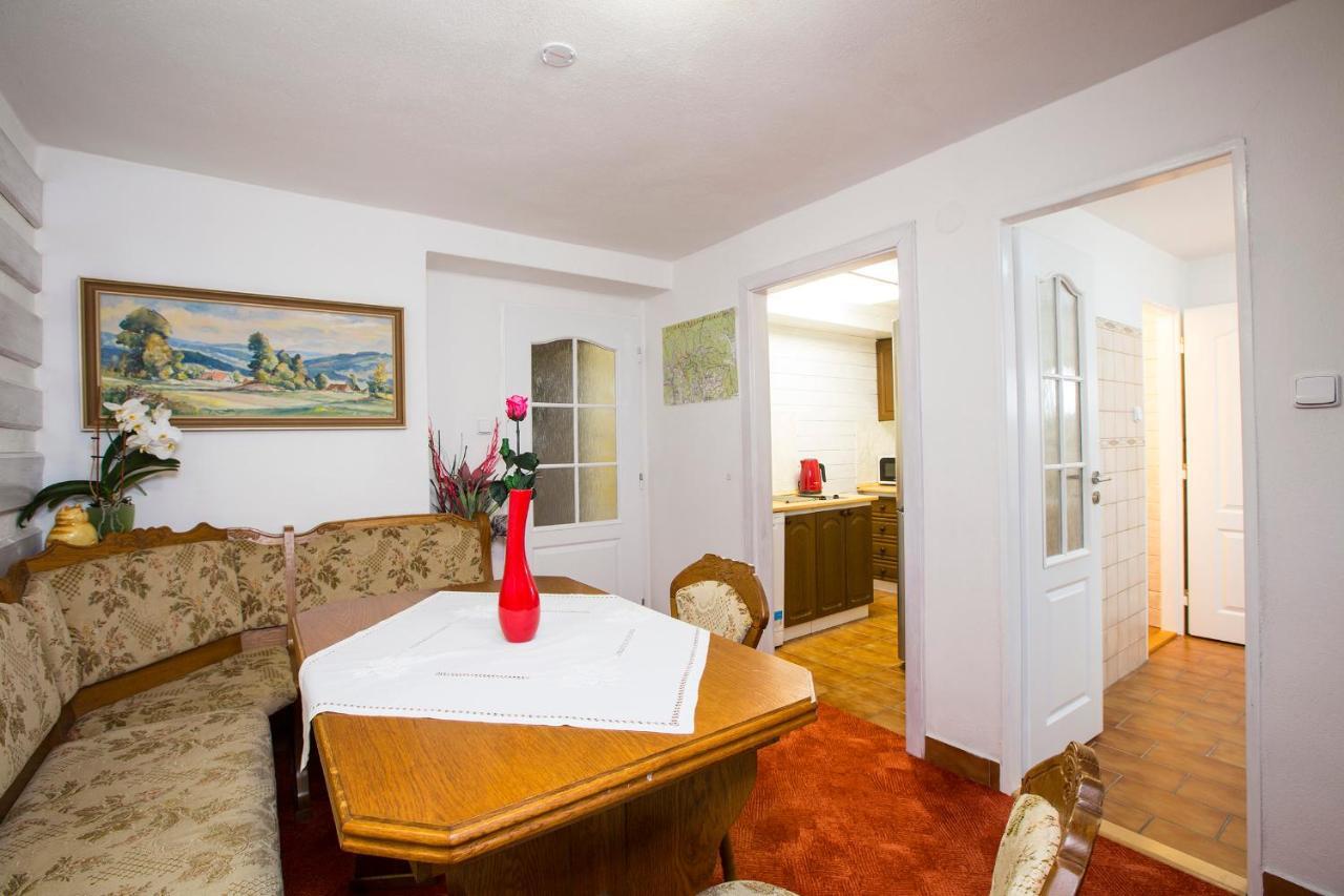 Guest House Bulusek ロキトニツェ・ナト・イゼロウ エクステリア 写真